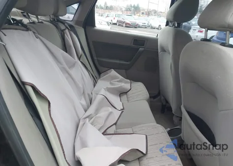 2010 Ford Focus Se from USA, damaged, VIN 1FAHP3FN4AW139135